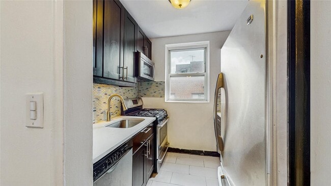 Building Photo - 10255 67th Dr