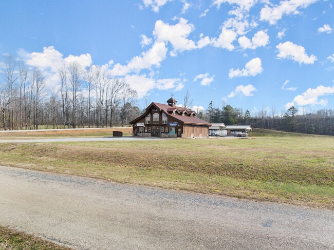 Building Photo - 2000 Antioch Church Rd