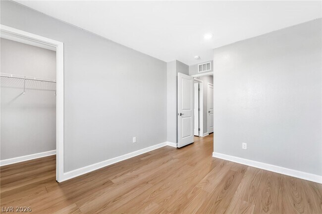Building Photo - 7521 W Mistral Ave