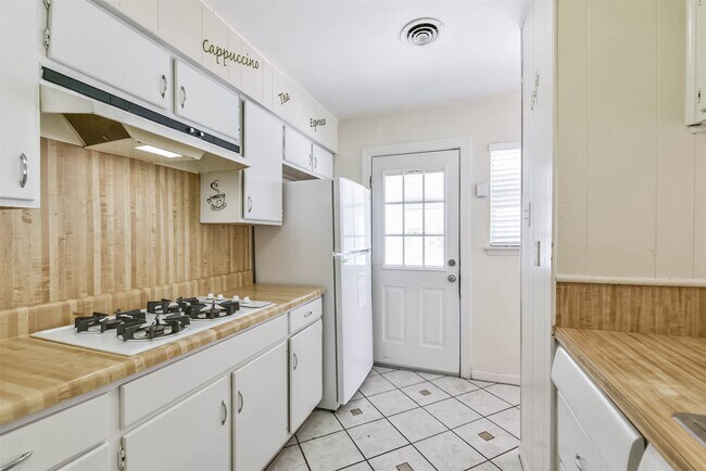Building Photo - 3706 Ramsey Dr