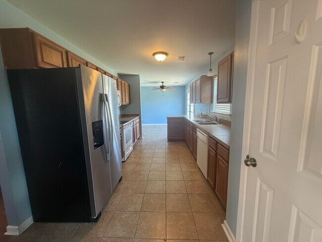 Building Photo - 575 Batty Way