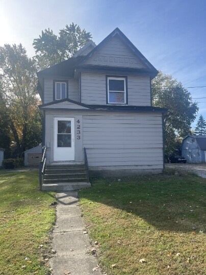 Building Photo - 4233 Holt Rd