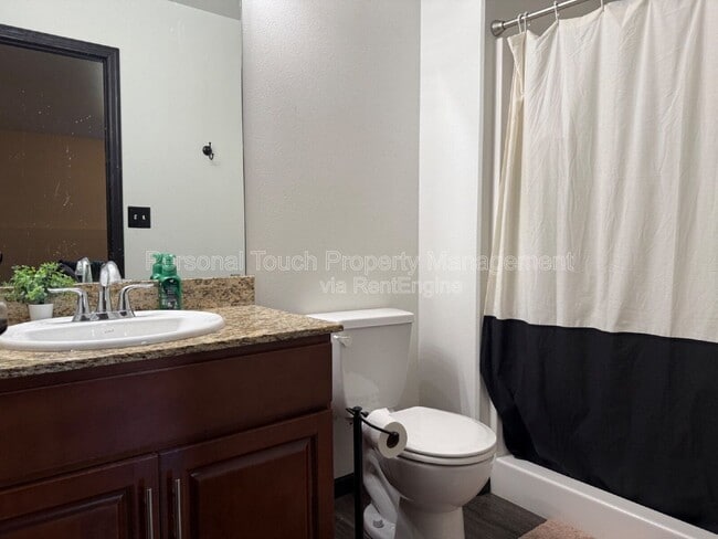 Building Photo - 4106 Clubhouse Dr S