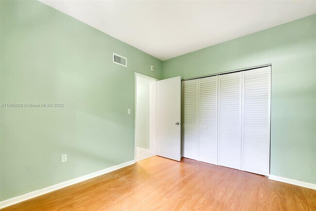 Building Photo - 1205 Mariposa Ave