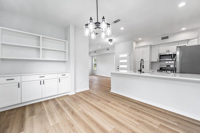 Building Photo - 783 Fortune St