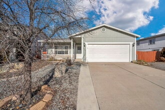 Building Photo - 17765 Oakview Ct