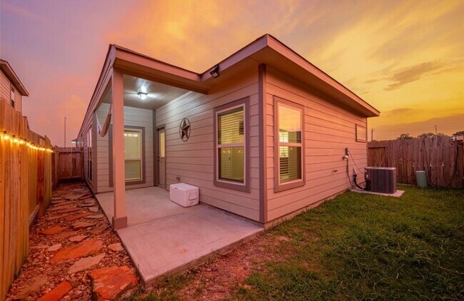 Building Photo - 6409 Hollock Meadows Ln