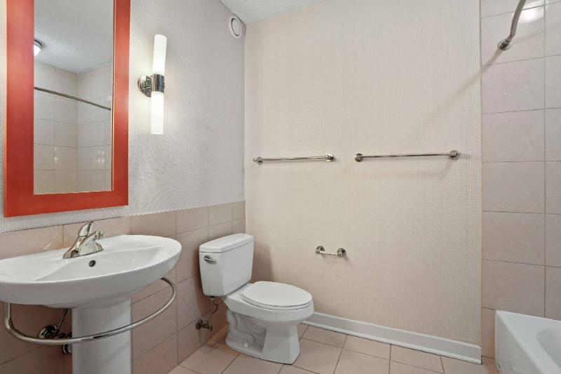 Building Photo - 1276 S Michigan Ave