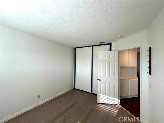 Building Photo - 926 Essex Rd
