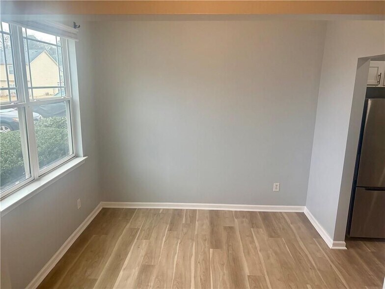 Building Photo - 6347 Ellenwood Dr