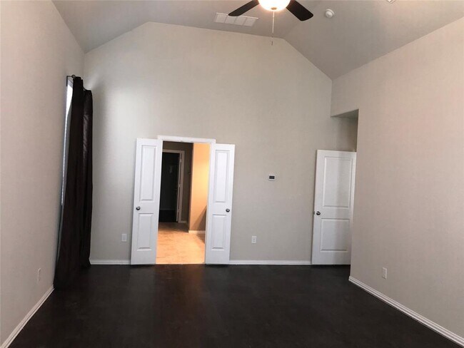 Building Photo - 5827 Chaste Ct