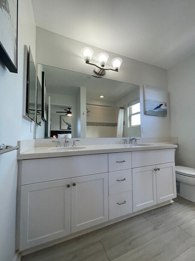 Building Photo - Fully Furnished 3 Bedroom/2.5 Bath Kahoma ...