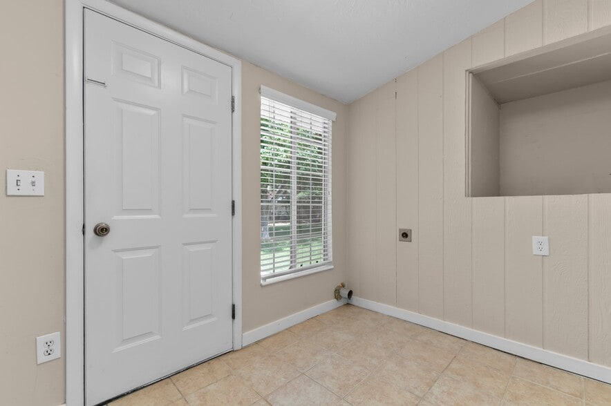 Building Photo - 503 E 900 S