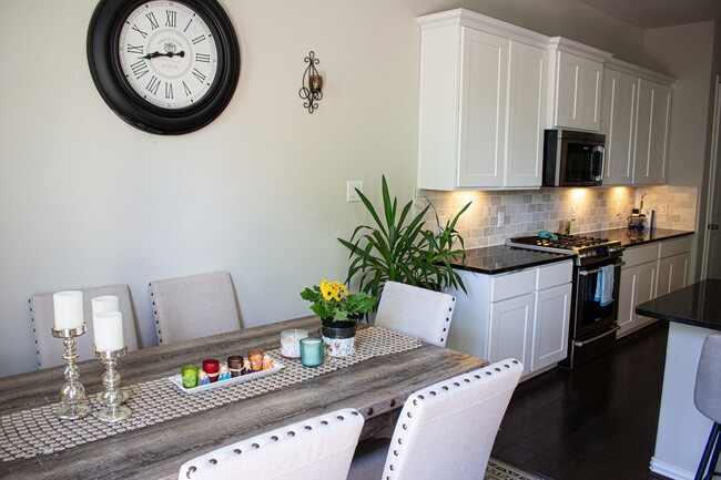 Building Photo - 206 Fulton Station Dr