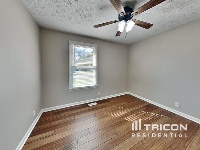 Building Photo - 206 Township Dr