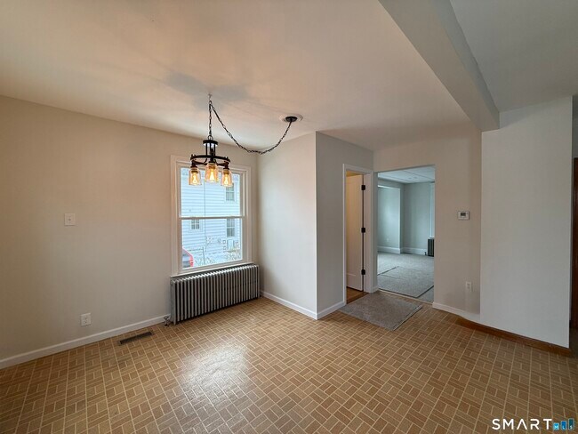 Building Photo - 17 Sylvan Ave