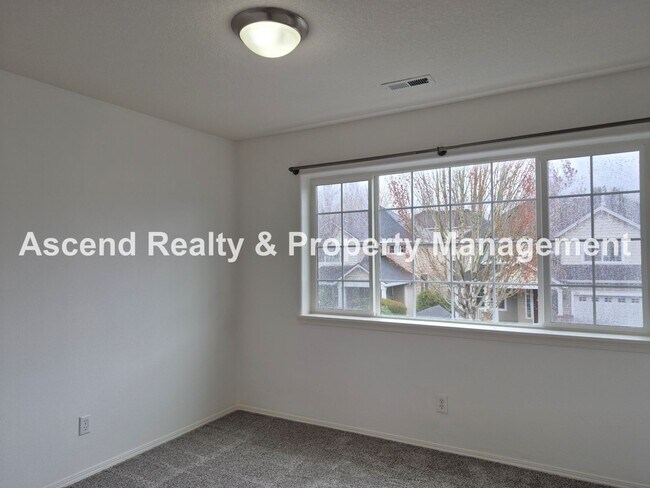 Building Photo - Bethany 3 Bed + Office on Main Fenced Back Yard w/Deck 2 Car Attached Garage Available Now!