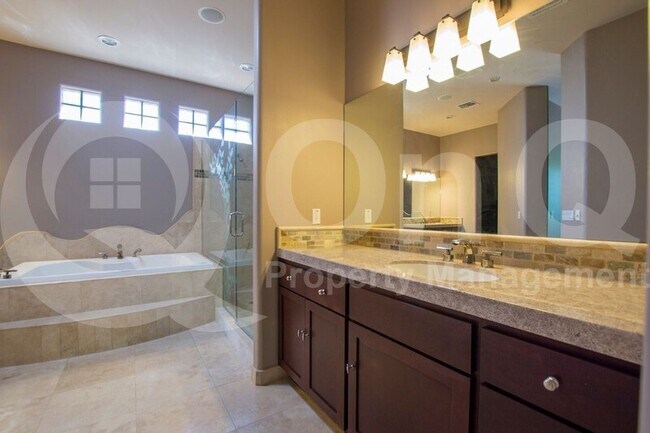 Building Photo - 1326 E Catamaran Dr