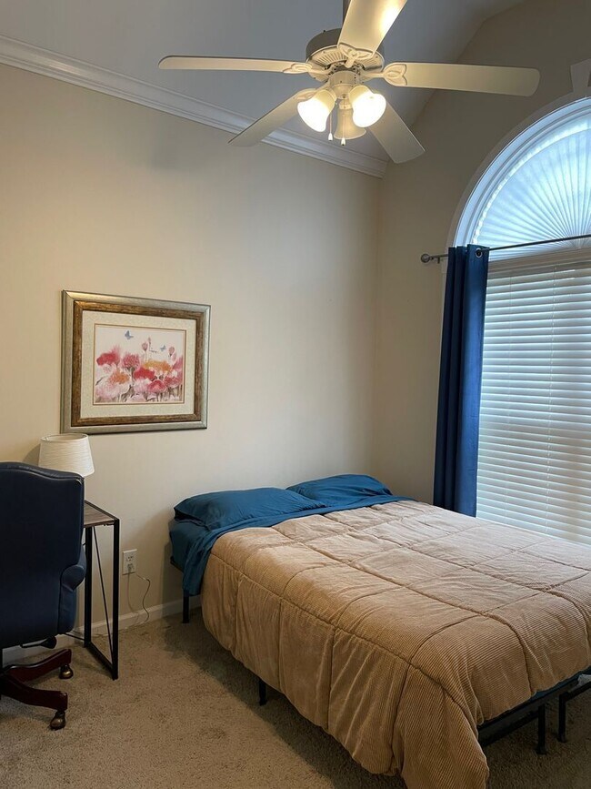 Building Photo - 126 Hayesbury Ct