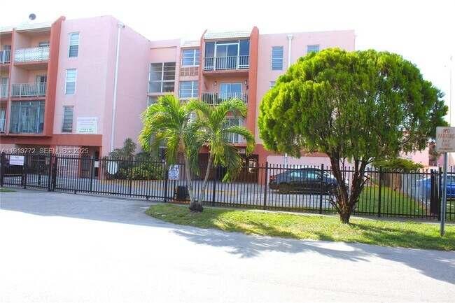 Building Photo - 6130 W 19th Ave