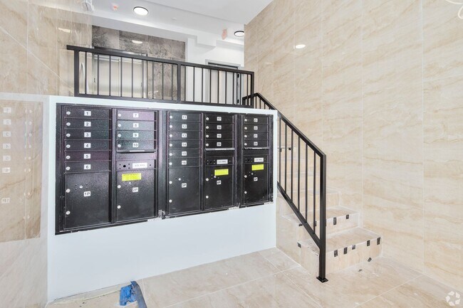 Interior Photo - 317 Kennedy St NW