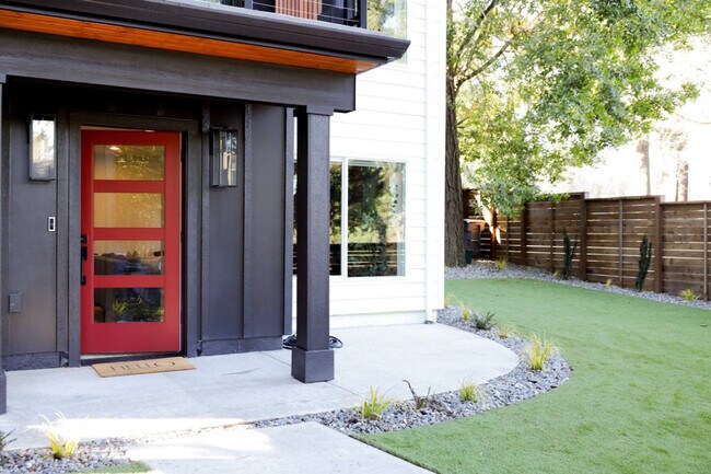 Building Photo - 3921 I St