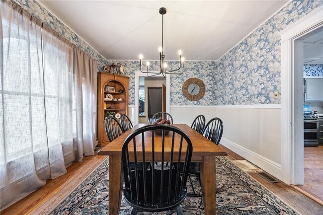 Building Photo - 373 Genesee St