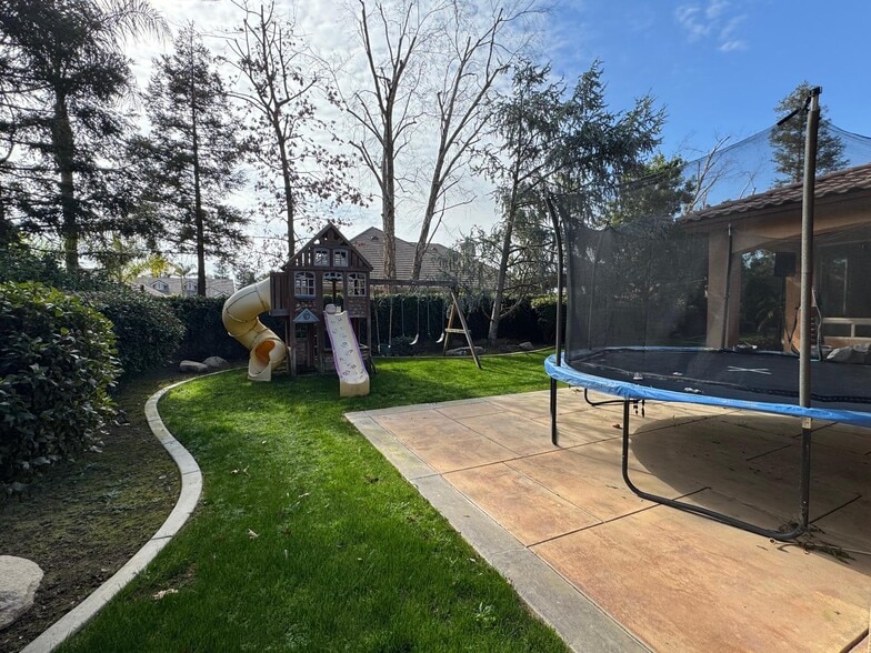 Building Photo - 10807 Gainsborough Ct