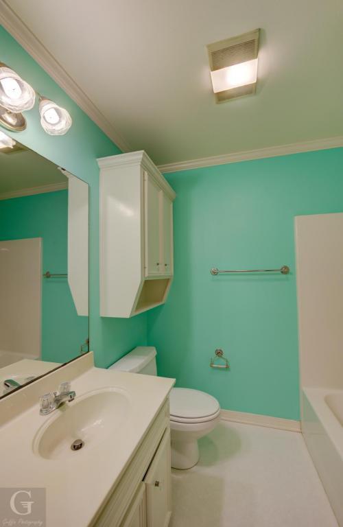 Building Photo - 5806 Hollyhock Ln
