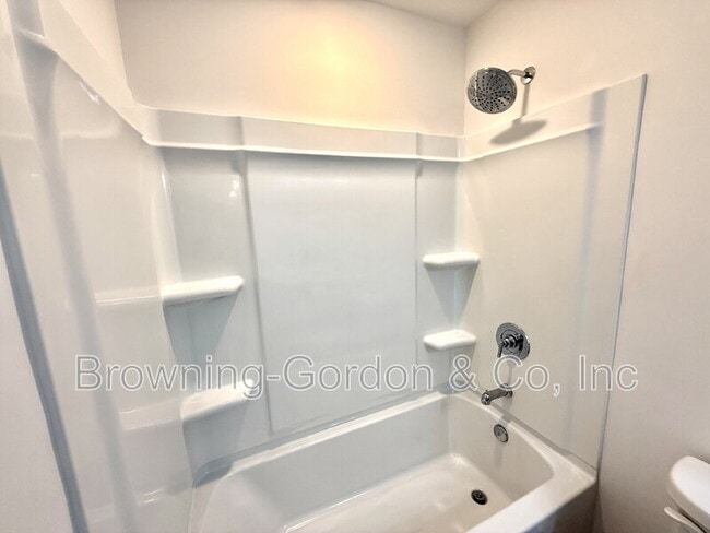 Building Photo - 106 Glacier Wy