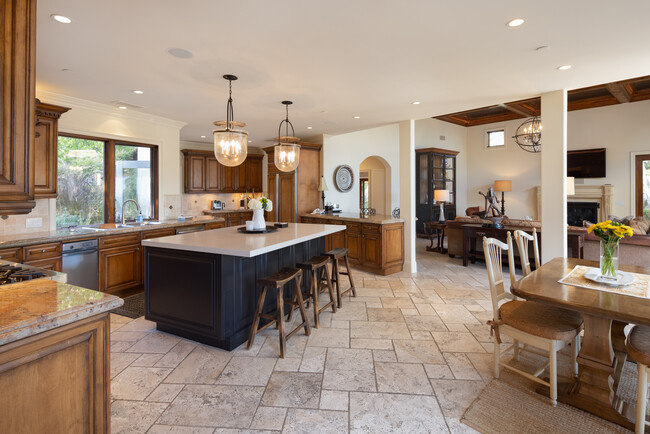Building Photo - 22560 Carbon Mesa Rd