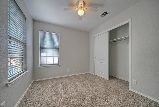 Building Photo - 140 Plum Path