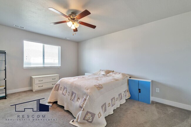 Building Photo - Immaculate 3-bedroom, 3.5-bathroom home for lease in Syracuse!