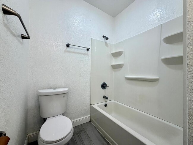 Building Photo - 844 35th Ave S