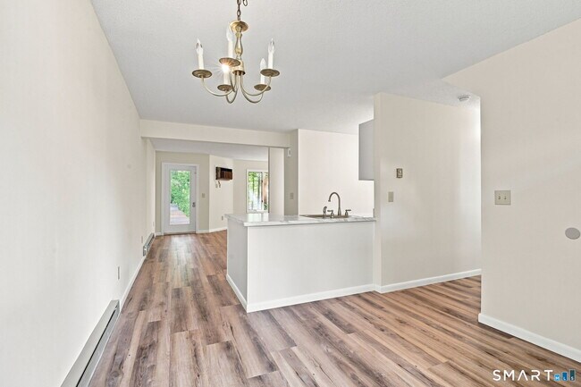 Building Photo - 44 Tolland Ave