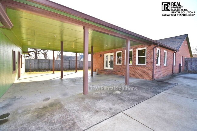 Building Photo - 3BR/2BA one level, carport+detached garage/workshop, washer/dryer included, on 1.6 acres in M'boro!