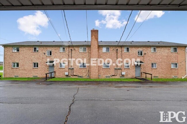 Building Photo - 3320 Arlington Ave