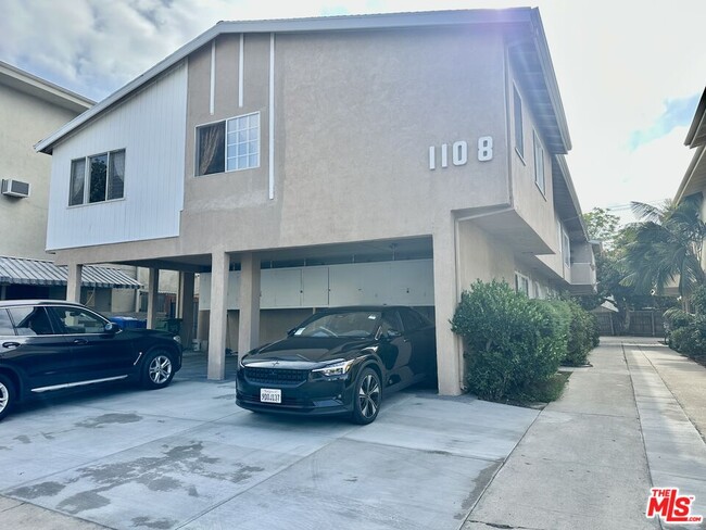 Building Photo - 1108 S Sherbourne Dr