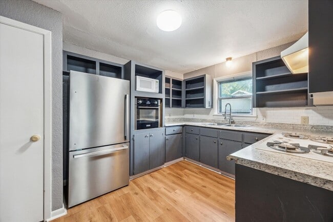 Building Photo - 1102 Cherico St