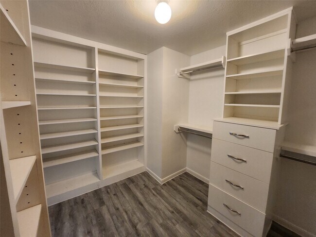 Building Photo - 20718 Blanton Brook Dr