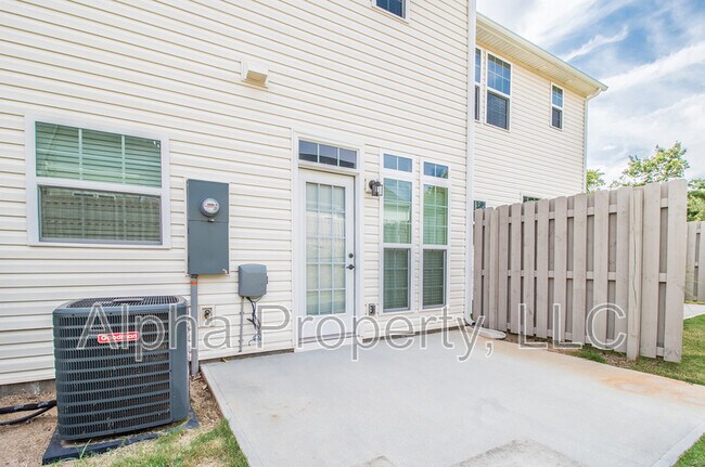 Building Photo - 305 Christiane Way