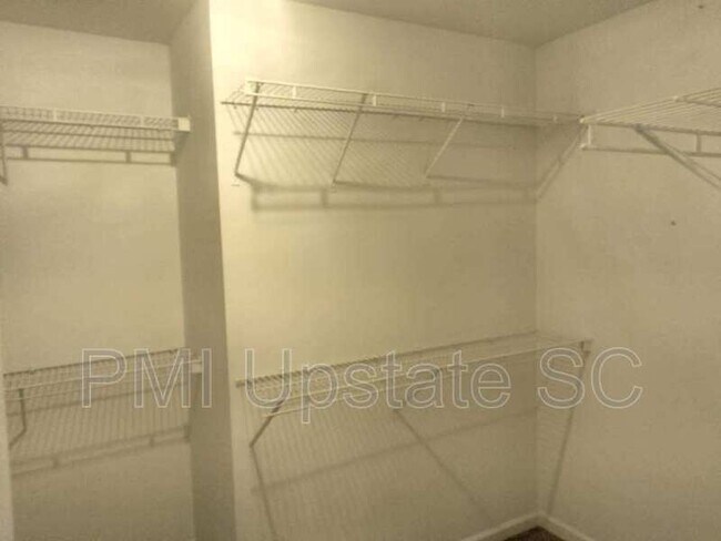 Building Photo - 102 Waterton Way