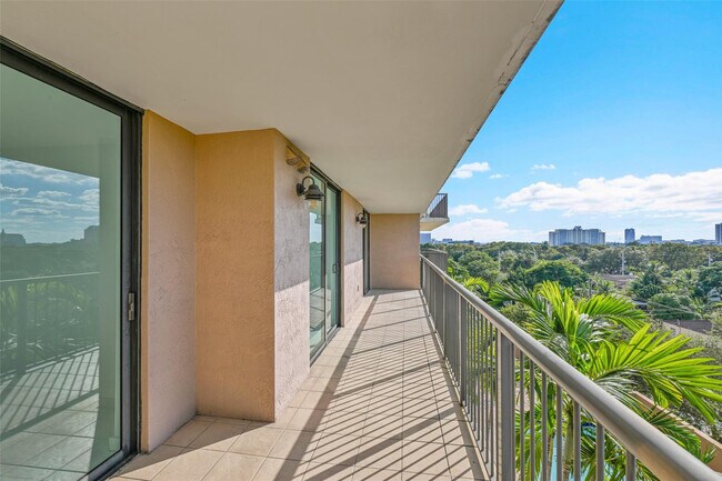 Building Photo - 1690 SW 27th Ave