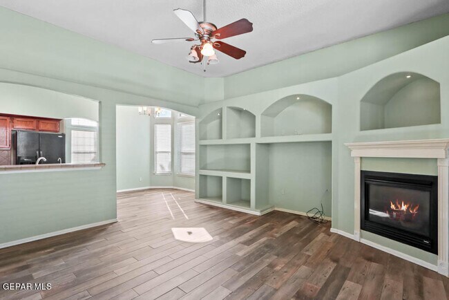 Building Photo - 12733 Tierra Salas Dr