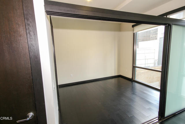 Building Photo - 655 S Hope St