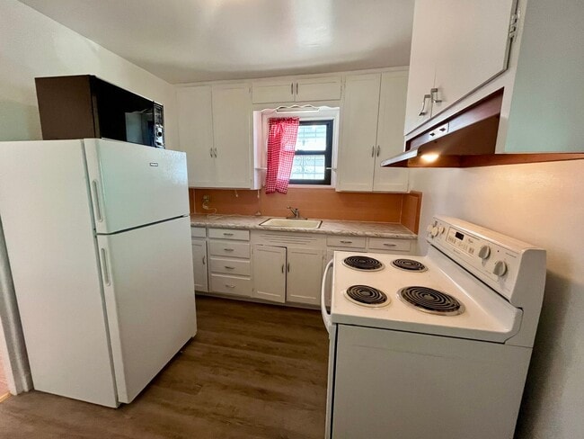 Building Photo - Charming 2 Bedroom 1 Bathroom Home In The South San Pedro Neighborhood!