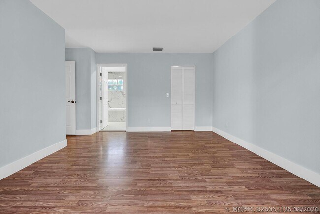 Building Photo - 10820 Buttonwood Lake Dr