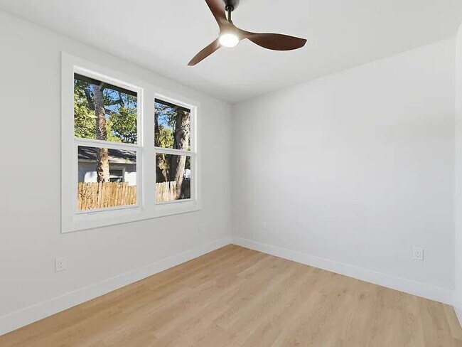 Building Photo - Fully Remodeled Tampa Heights Bungalow | Brand New Luxury Living Near Downtown Tampa!