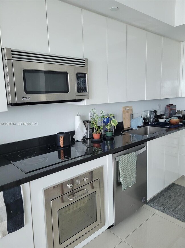 Building Photo - 92 SW 3rd St