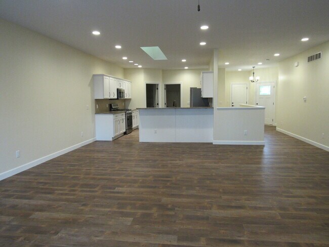 Building Photo - 4007 Creek Hill Dr